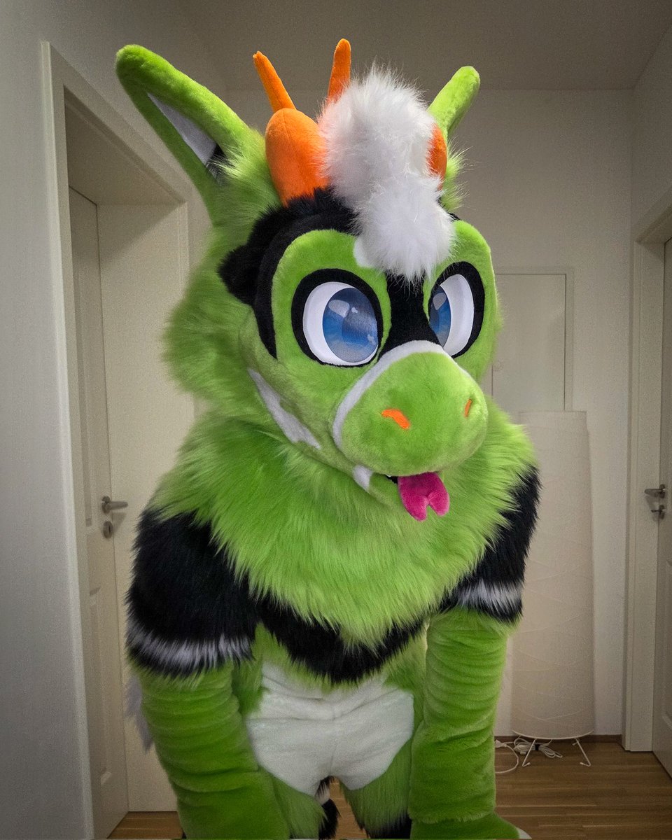 FULL Dragon Mode!
It's so nice that I can finally suit Dargo for longer! The old V2 head was just way to heavy and u couldn't breathe at all.
This headbase is way better and also fully made by myself!