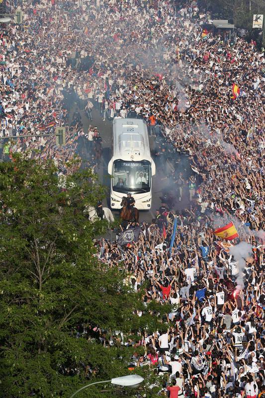 (fan) REAL MADRID FANS 🤍 tweet media