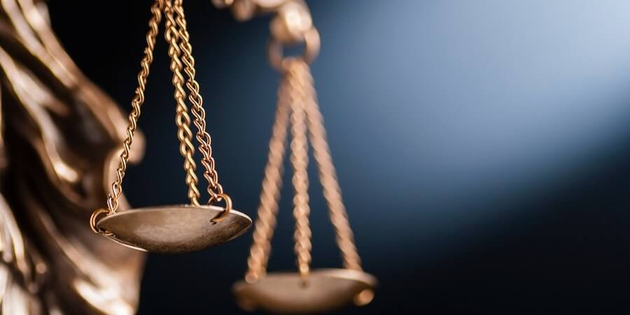 "La presunción de inocencia 
no tiene excepciones por tipo de crimen 
o persona involucrada, 
sino que basta  tener 
la condición de ser humano 
para que su aplicación sea imperativa 
para todos los poderes públicos y los particulares".
TC/0225/25 🇩🇴