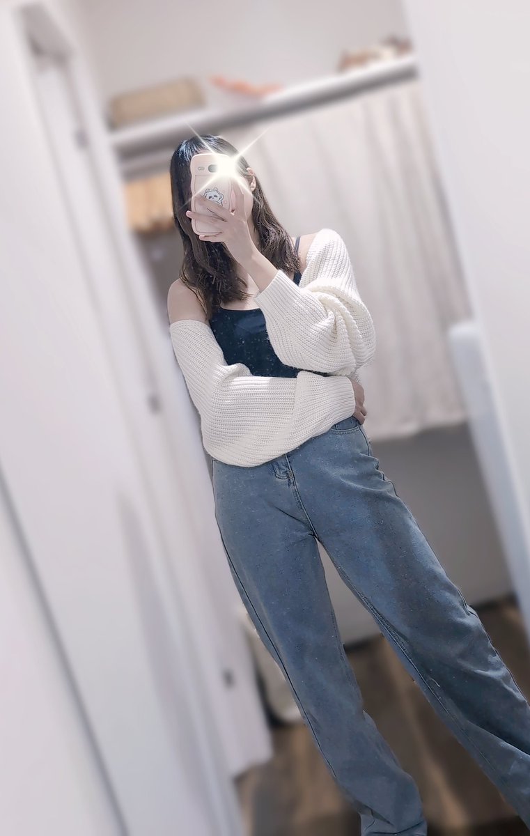 Milkrepos_Io2's tweet image. こんばんは！寒くなったね🤧
あす14:00~22:30まで出勤します︎🤍
私服お出迎えイベント中だよ～～何着ようか迷い中🌀🌀

＼こっち見ててね♡／