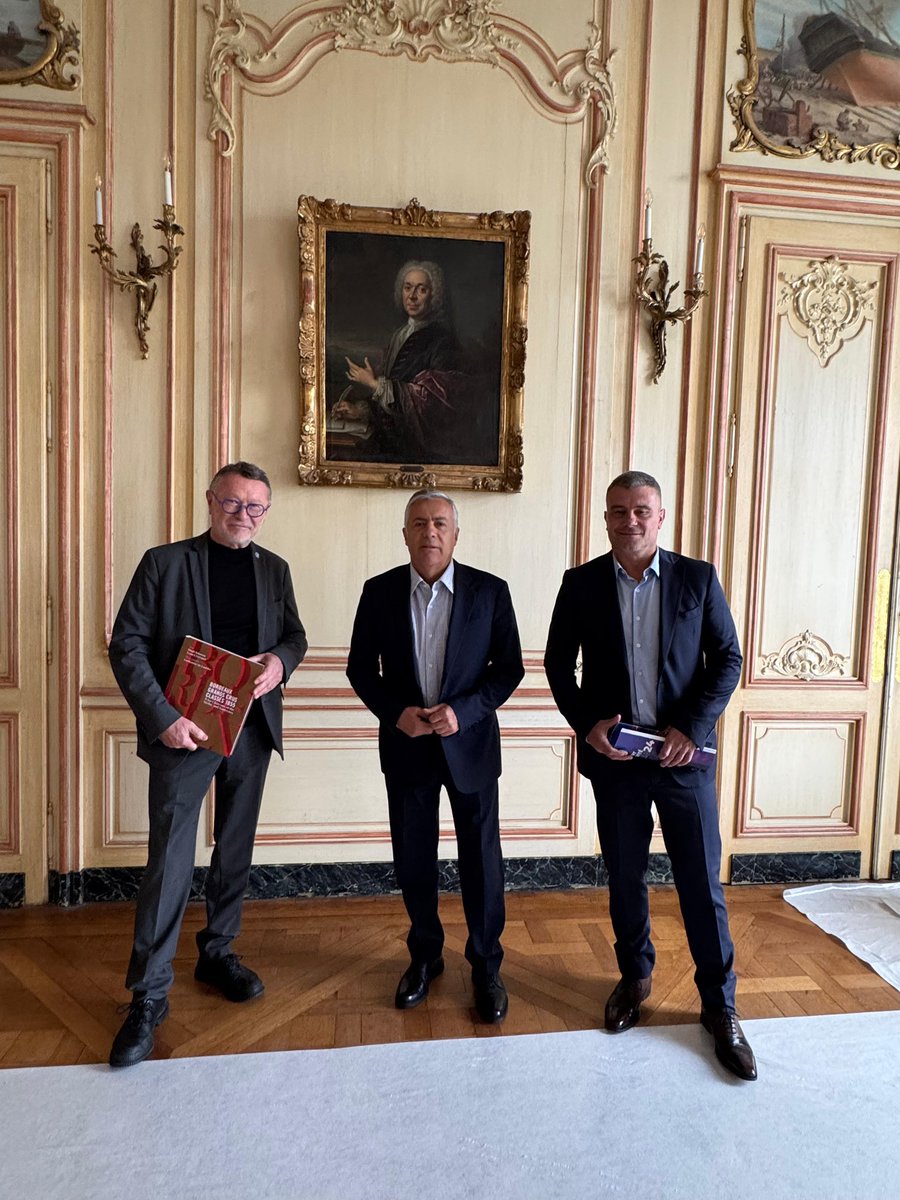 En nuestra visita a Burdeos, en el marco de la 25ª Asamblea Anual de las Great Wine Capitals, me reuní con Patrick Seguin, presidente de la Cámara de Comercio e Industria de Burdeos-Gironda, que tiene más de cien mil empresas asociadas. Conversamos sobre la situación comercial