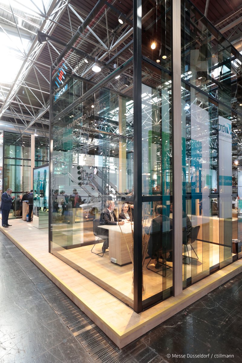 Smart glass can open up spaces and provide discreet protection when needed.

It can be used to provide more privacy in the office, to ensure discretion during conferences, or as an aesthetic architectural feature.

👉 shorturl.at/d96gH

#WeAreGlass #glasstec2026