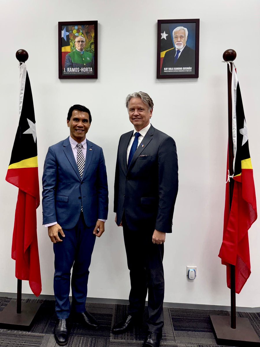 Great to meet my dear colleague, Amb. Alex Tilman 🇹🇱 in 🇸🇬, and congratulate him on Timor-Leste’s accession to #ASEAN! We discussed ways to strengthen 🇹🇱🤝🇪🇺 cooperation for the benefit of the people of Timor-Leste.  #EU  <a href="/eu_eeas/">European External Action Service - EEAS 🇪🇺</a> <a href="/EUinSingapore/">EU in Singapore</a>