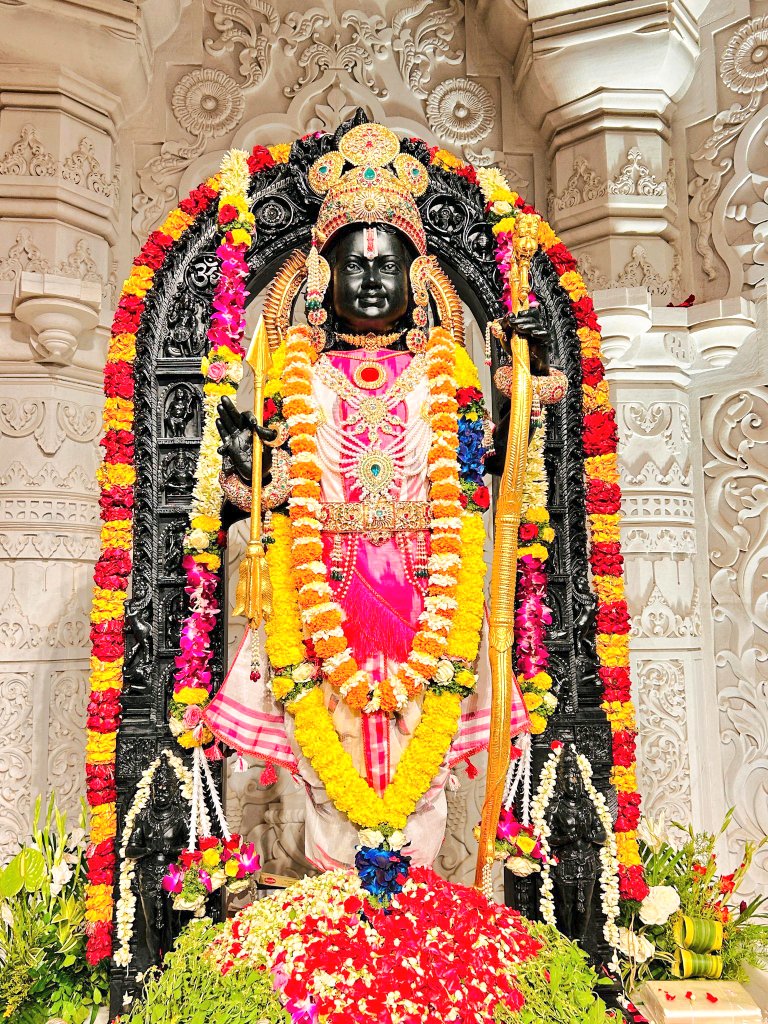 जय श्री राम 🙏🔥
मर्यादा पुरुषोत्तम प्रभु श्री राम — सत्य, धर्म और आदर्श के प्रतीक।
उनकी कृपा से आपके जीवन में सदैव शांति, शक्ति और सफलता बनी रहे। 🌺✨

🚩 जय श्री राम! 🚩