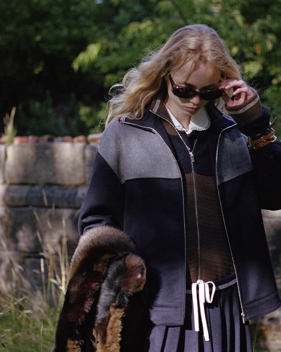 For the autumn season, Miu Miu garments and materials appear together, allowing each person’s character and individuality to shine.
Discover the full collection at: tinyurl.com/ybdnnjda 

Photographed by Angela Hill
Styling Lotta Volkova

#MiuMiu
