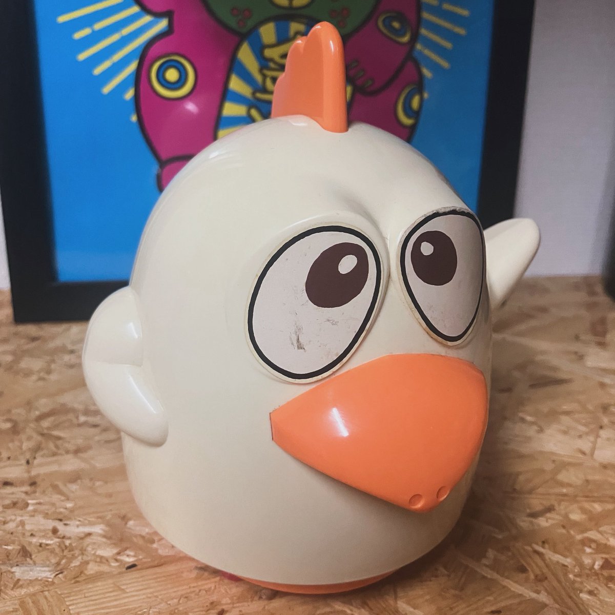 JingerWorks2015's tweet photo. 棚の奥の奥にチラッと見え「オバＱだ！」と掴み取ったがコイツは一体何者なのだろうか？

#謎キャラ #オバｑ #ガンモ #jingerworks https://t.co/pbAEe2uurU