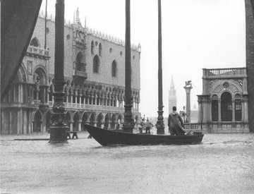 IveserVenezia's tweet photo. 4 novembre 1966
quando il mare sommerse la laguna
#Venezia #AcquaGranda https://t.co/433kS8I8EG