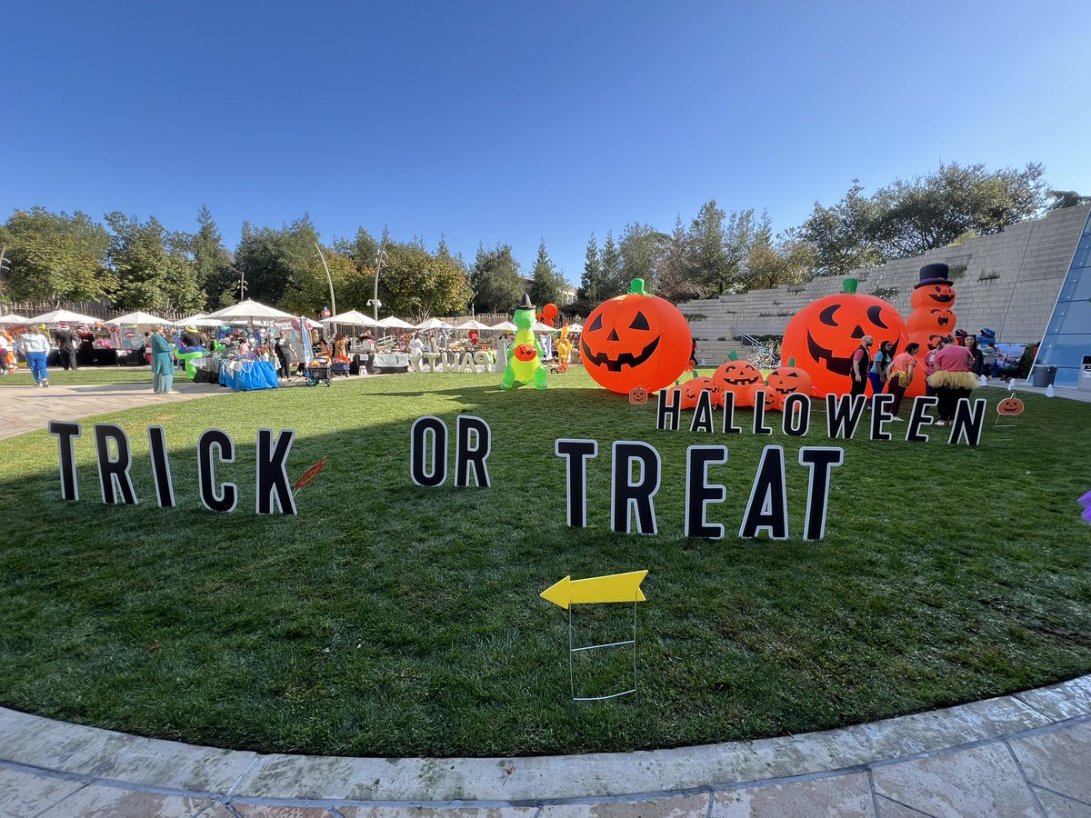 StanfordPedSurg's tweet photo. Getting all the feels from a spooky Halloween! 🎃👻🧙 https://t.co/LcRAaFiwsr