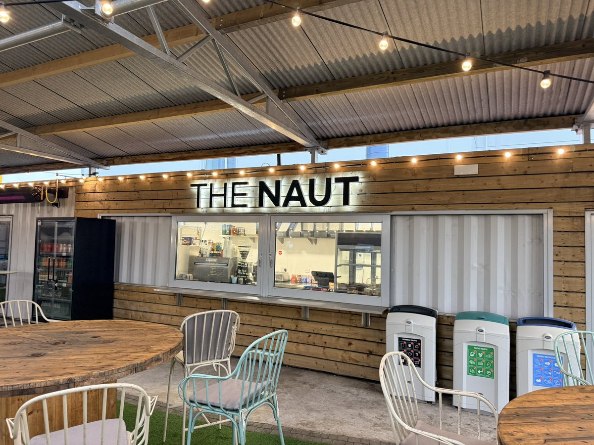 smarteposni's tweet image. Delighted to welcome Yellow Door @ Catalyst to the SmartEPOSNI family! 💛
Now running SkyTab EPOS with integrated Shift4 payments — fast, reliable, and fully supported locally.

#SmartEPOSNI #SkyTab #Shift4 #EPOS #HospitalityTech #Northe