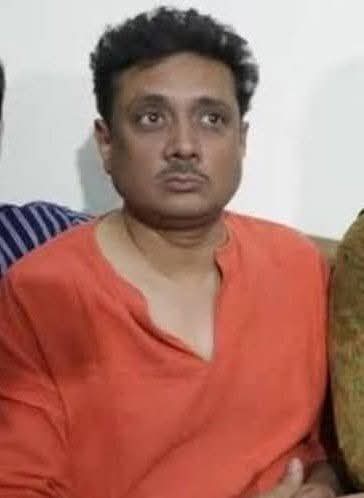 GoldDusters's tweet image. ‘Aseem Sarode’ is Marathi speaking #pasmanda lawyer whose petition resulted into stalling of project for Shivaji Raje&apos;s statue in Bombay. He has posed as atheist, secular, Marxist &amp;amp; joined Elgar Parishad..now used his law degree to stop Statue of Shivaji Raje&apos;s statue! #Aurangzeb