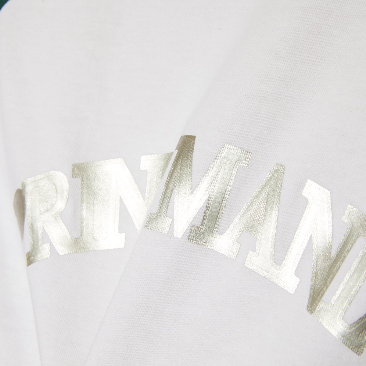 SAMPLE COLLECTION vol.2

【うきぼり箔プリント】
うきぼり箔は通常の箔プリントにひと手間加え、レリーフのような立体感を演出する高度な印刷技法です。
marusho369.com/embossed_foil_…

【Embossed Foil Print】
Embossed foil is an advanced printing technique that adds an extra touch to standard