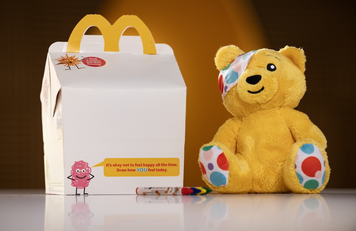 The iconic red has been removed from the <a href="/McDonaldsUK/">McDonald's UK</a> Happy Meal box for the first time ever

“Draw How You Feel” boxes in partnership with <a href="/BBCCiN/">BBC Children in Need</a> come with crayons &amp; invite kids to decorate their own packaging - a creative prompt to help families talk about emotions 🎨