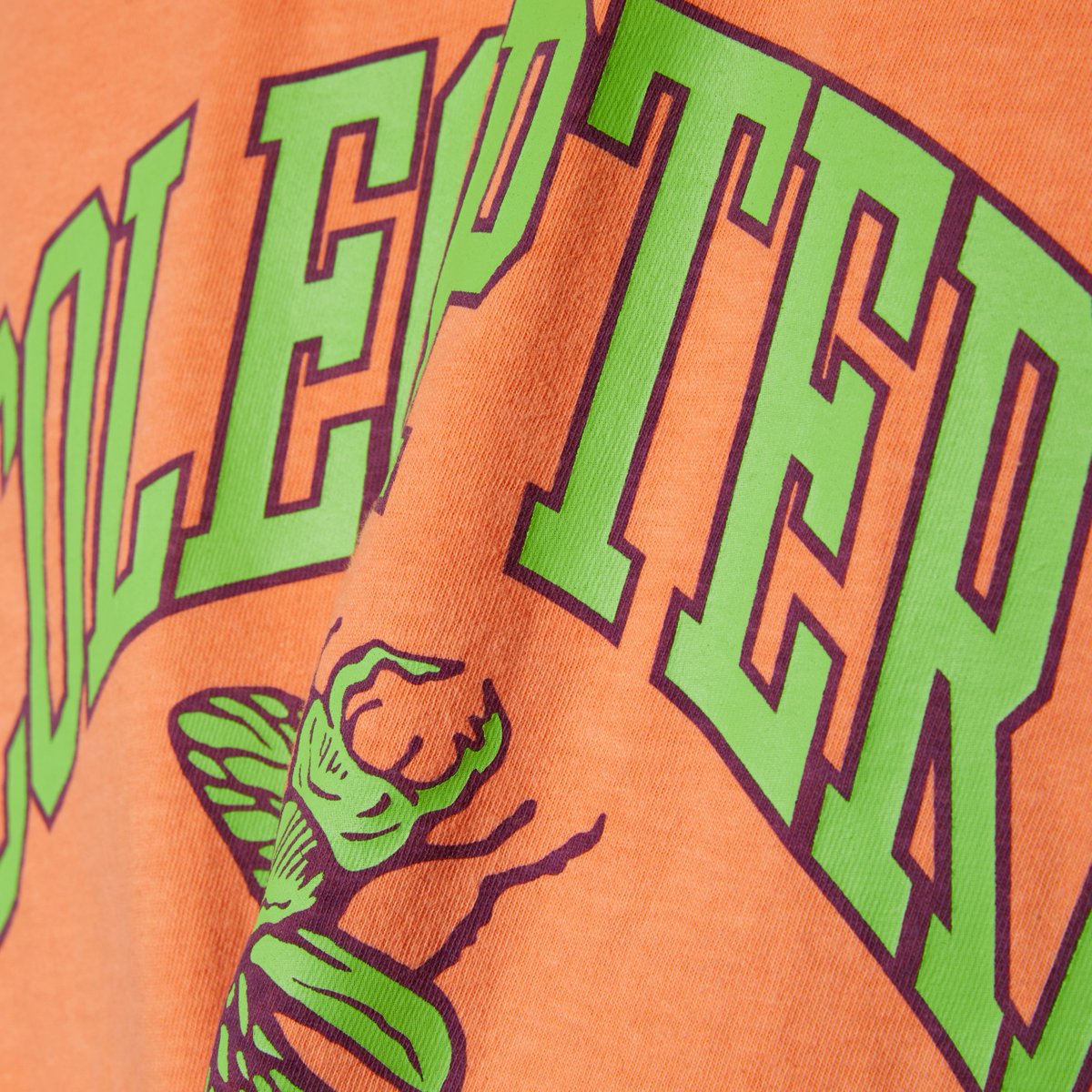 SAMPLE COLLECTION vol.2

【ラバープリント×染み込みプリント】
カラーごとにプリント技法を変えることで、古着風の質感や強調したい部分のアクセントを作ることが可能です。
marusho369.com/hikaku/

【Rubber Print × Water-Based Discharge Print】
By using different printing methods for each