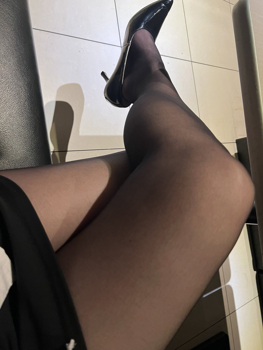 sinbasichie's tweet photo. 三連休みなさんはどのようにお過ごしでしたか？🥰
 
最近めっきり寒くなってきたので体調崩さないようにお気をつけくださいね💦🍀
 
明日は12時〜20時まで出勤します💕
 
早くからご予約して頂いてるお客様ありがとうございます
まだまだご予約可能ですので、タイミング合う方はぜひお待ちしております https://t.co/tHicBqs9fK