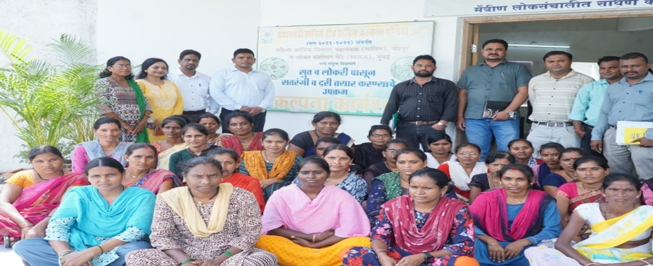 DeptMiningMH's tweet photo. From farms to frames!
DMF Chandrapur’s ₹13.55 Cr initiative trained 180 women in carpet weaving—earning ₹56L in 3 yrs &amp; taking local art global 🌍
Now set to empower 800+ women across rural Chandrapur.
#WomenEmpowerment #SkillIndia #RuralDevelopment #DMF @IqbalSinghChah2 https://t.co/NqIqVA1Dw4