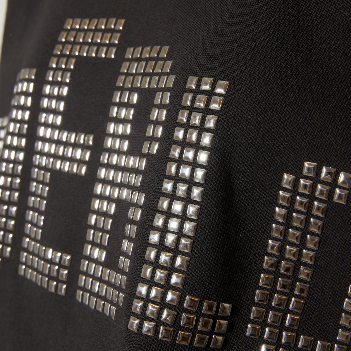 SAMPLE COLLECTION vol.2

【スクエアメタル(ラインストーン)】
ラインストーンを施すことで、アイテムに華やかさと高級感をプラスできます。
光を反射するキラキラとした輝きは視覚的インパクトが強く、プレミアム感のあるアイテムとして展開することが可能です。
marusho369.com/rhinestone/

【Square