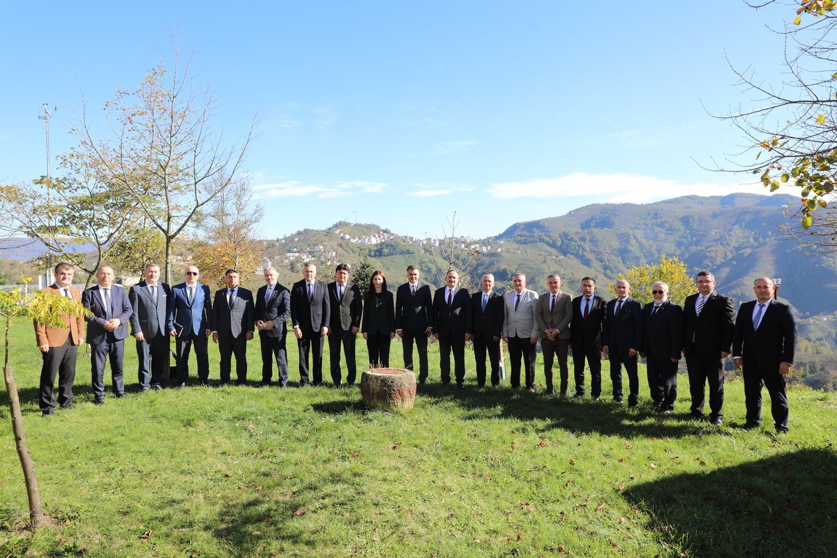 Çamaş'ta İlçe Millî Eğitim Müdürlerimiz ile Değerlendirme Toplantısı Yapıldı

🌐 Haber
👇
 🖇 meb.ai/U68qVQp

#eğitimkentiORDU
#Ordu

<a href="/tcmeb/">Millî Eğitim Bakanlığı</a> <a href="/Yusuf__Tekin/">Yusuf Tekin</a> <a href="/TCOrduValiligi/">Ordu Valiliği</a> <a href="/mhilmiguler/">Dr. Mehmet Hilmi Güler</a> <a href="/mfvargeloglu/">MEHMET FATİH VARGELOĞLU</a>