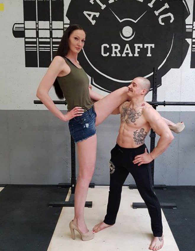 SONN1 CR0CK3TT tweet media