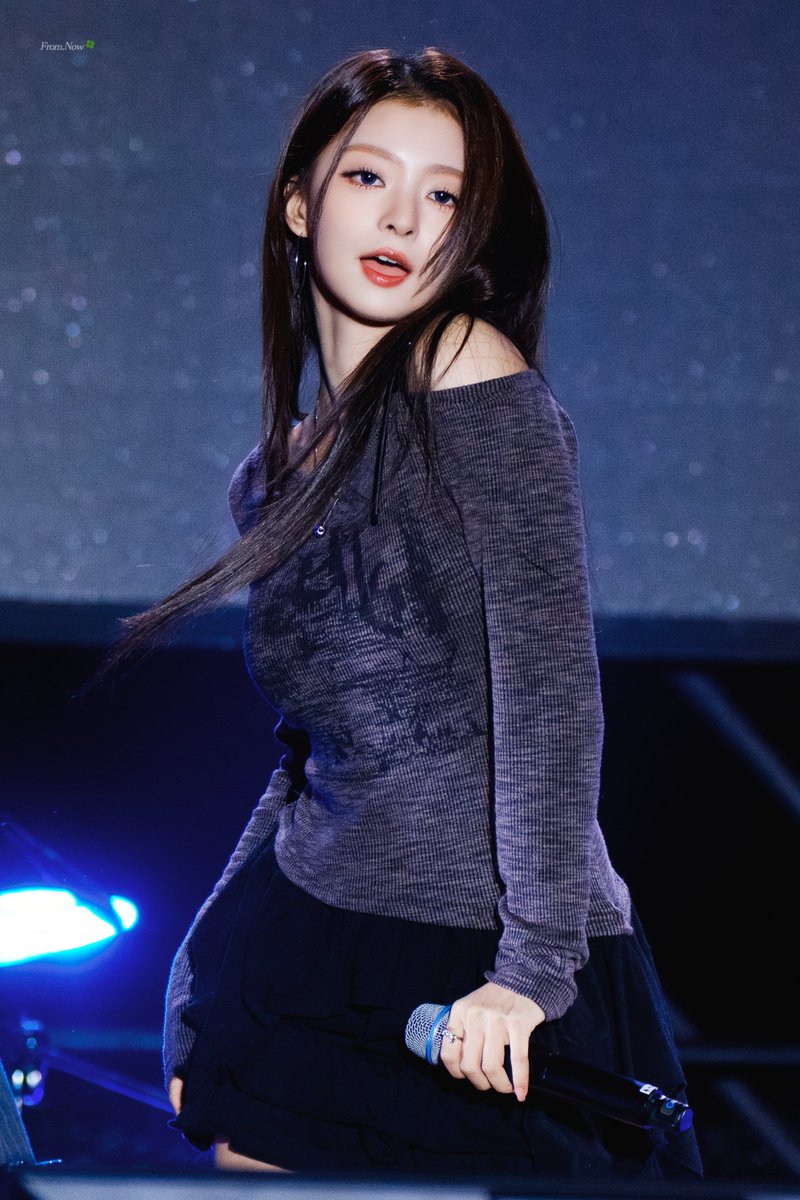 251031 구미 K-POP 콘서트 프로미스나인 나경  

찰랑🖤

#fromis_9 #이나경