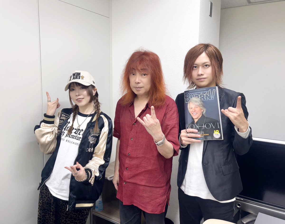 本日はシンコー・ミュージック様にて『BURRN!』インタビューでした！
"Brand New Best 2025"の制作やレコ発ツアーについて広瀬編集長とたくさん語らせていただきました！
来月発売号に掲載予定です📖(蛇石マリナ &amp; 及川樹京)
#Mardelas #10周年 #BrandNewBest2025