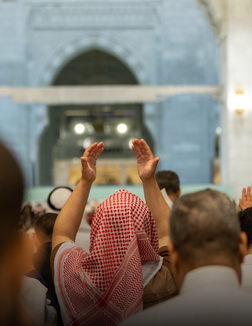mutghzl's tweet photo. "أدعوكَ يا ربِّ في ضُرٍّ وفي فرحٍ
فأنتَ وحدَكَ في الحَالينِ لي سندُ.." https://t.co/P2JwCBk2Ft