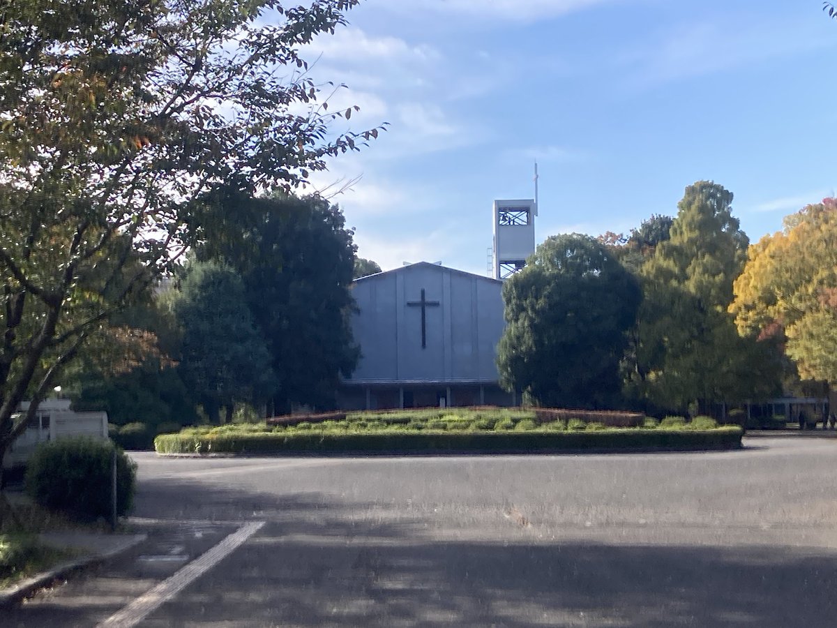 Alexander Streetという海外の古いニュース映画を図書館や資料館に配信している海外の業者があるのだが、そこが持っているコンテンツを視るために国際基督教大の図書館に行ってきた（僕が調べた限りでは国内ではICUでしか視れない）。
初めて行ったICU、海外の大学みたいだが、なんか寂しい所だった。