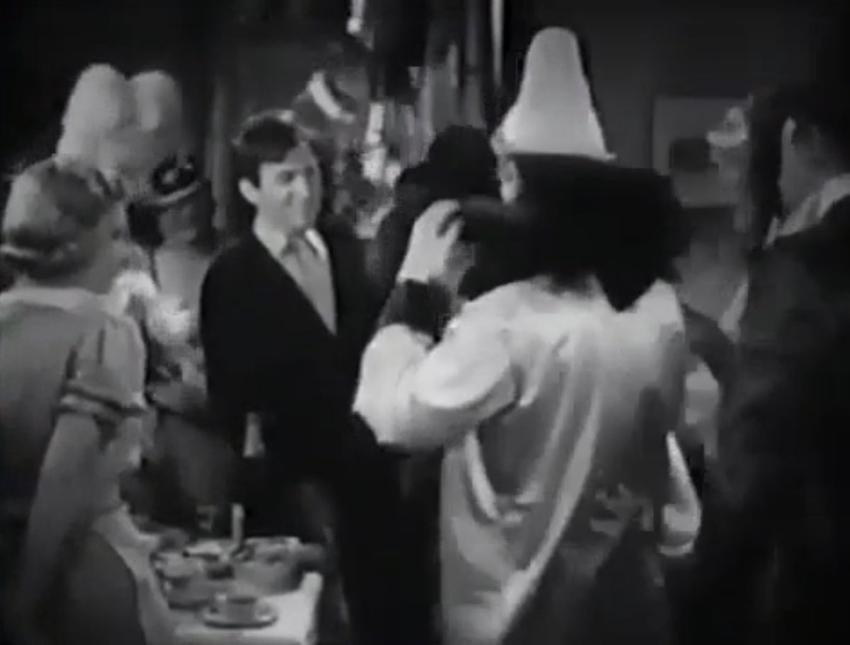 escapeswitch's tweet photo. meanwhile the average quality of a pre-1940s Claude Rains film. https://t.co/PNb3O6b9kG