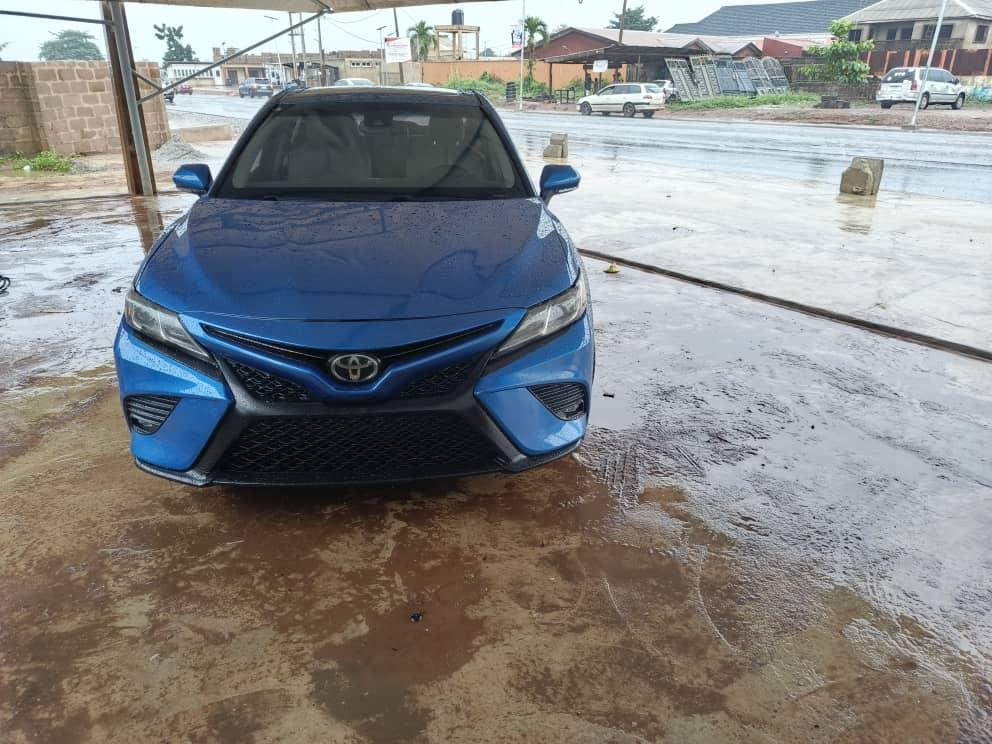 oyepeera's tweet photo. @AndyOv_ Toyota Camry Sport  2019 Tokunbo. Buy and drive. Push to start keyless. 
29.5m https://t.co/YmEBH76tix