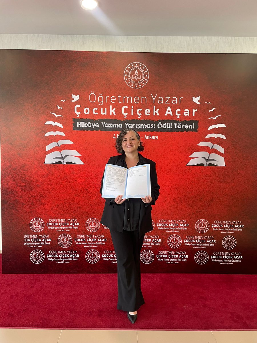 🏆✍️Ulusal Hikâye Yarışmasında Gurur Veren Başarı❗💫

✅Millî Eğitim Bakanlığı tarafından düzenlenen 📌“Öğretmen Yazar; Çocuk Çiçek Açar” temalı öğretmenler arası hikâye yazma yarışması sonuçlandı. 

✅Türkiye genelinde 2.076 öğretmenin katıldığı yarışmada, ilimiz