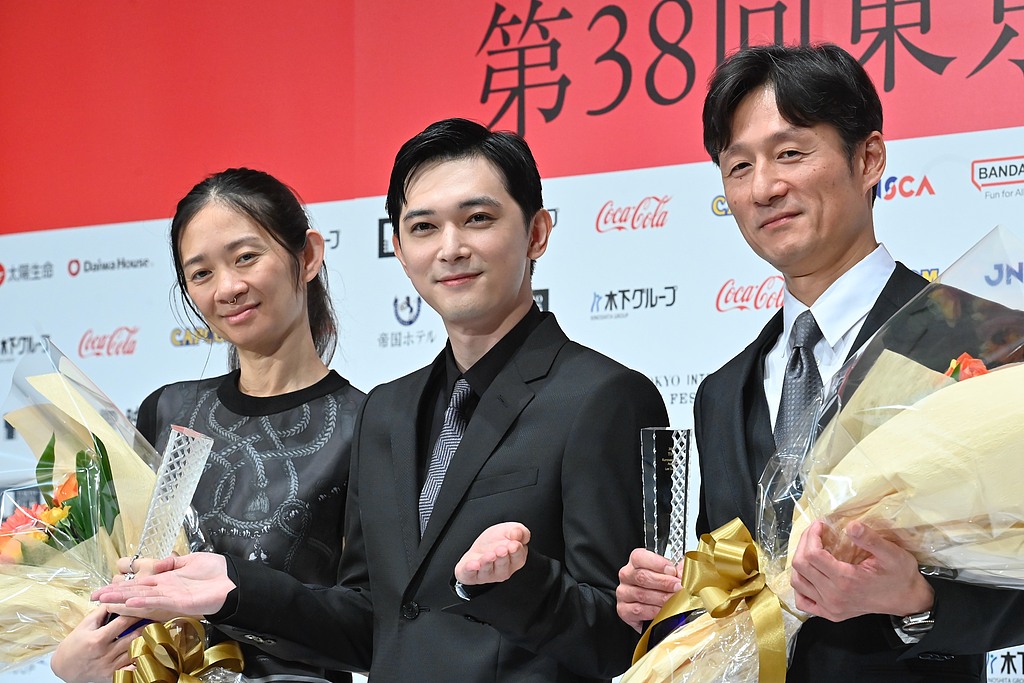 第38回 #東京国際映画祭
＃吉沢亮 ＆黒澤明賞受賞者のお二人
今年の受賞者は『#国宝』などの #李相日 監督と
『#ノマドランド』などの #クロエ・ジャオ 監督
#日本映画 #洋画 #TIFF