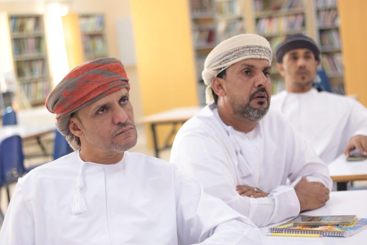 قدم الأستاذ راشد السنيدي محاضرة بعنوان البعد القانوني للمواطنة  بهدف تعزيز الانتماء والالتزام بالقانون  وتعزيز الوعي القانوني للمجتمع المدرسي وجعل المواطن شريكا في بناء وطن يسوده الامن والنظام.
#بالوعي_نحلها
#مدرستنا_وعي_والتزام
 
<a href="/CitizenshipOman/">دائرة المواطنة</a>