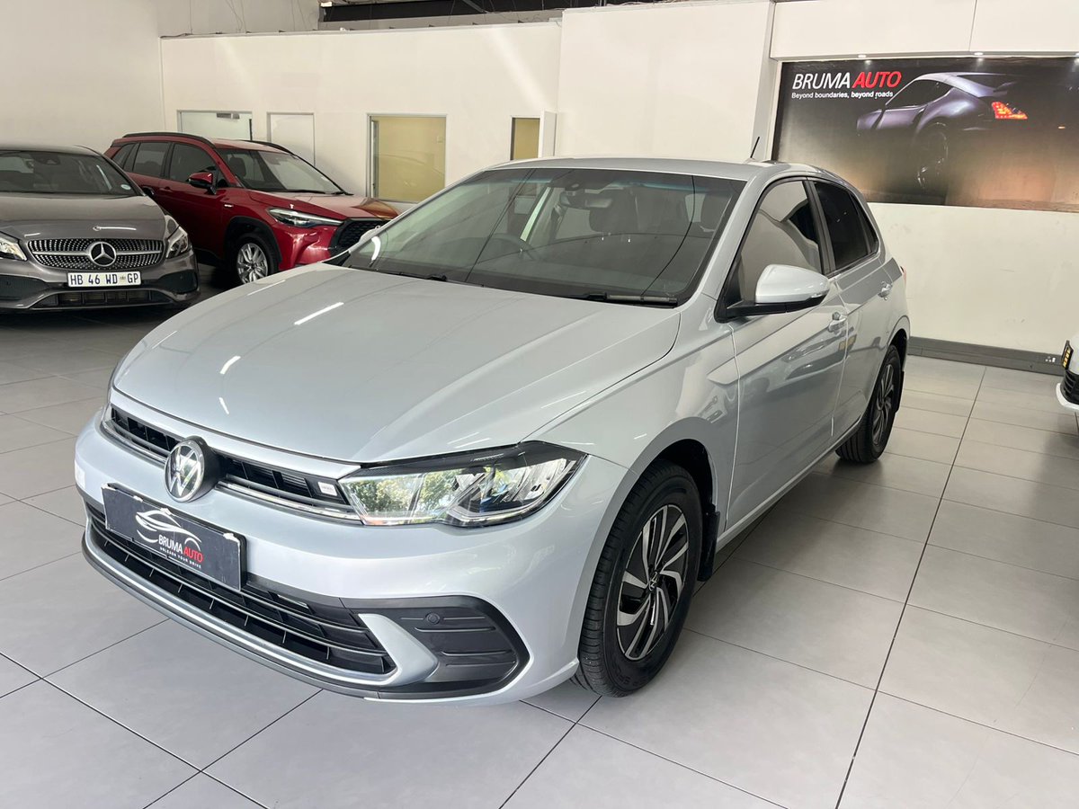 RealHazel_Carz's tweet photo. 2023 Volkswagen Polo TSI 1.0

Mileage:24000km 
Transmission:Manual 
Fuel:Petrol 
Color:Silver 
Body Type:Hatchback 
Extras:Cloth upholstery 

Cash Price R240 000

Installment Est R4 900pm

Call or WhatsApp 0832857555 https://t.co/lQO7jVfjA5