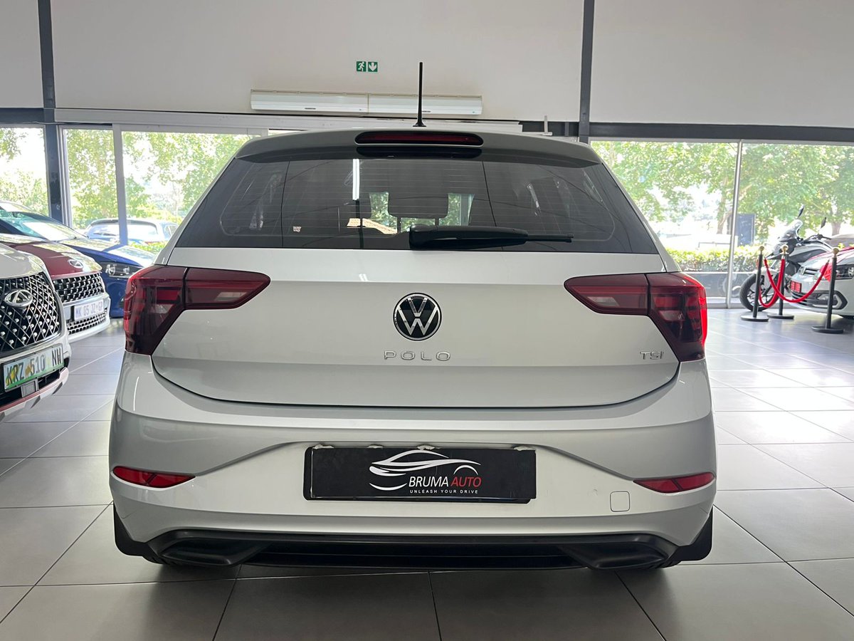 RealHazel_Carz's tweet photo. 2023 Volkswagen Polo TSI 1.0

Mileage:24000km 
Transmission:Manual 
Fuel:Petrol 
Color:Silver 
Body Type:Hatchback 
Extras:Cloth upholstery 

Cash Price R240 000

Installment Est R4 900pm

Call or WhatsApp 0832857555 https://t.co/lQO7jVfjA5