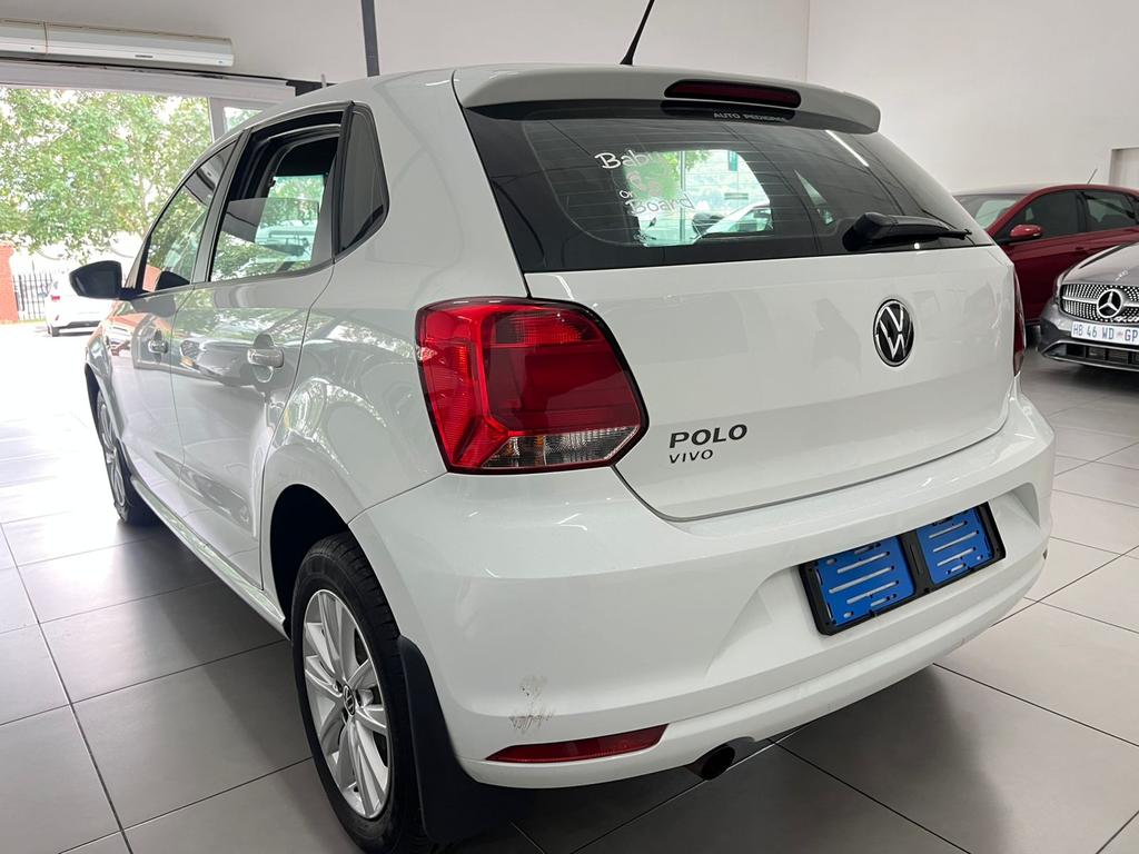 RealHazel_Carz's tweet photo. 2023 Volkswagen Polo vivo 1.6 DSG Comfortline 

Mileage:47 000km
Transmission:Automatic 
Color:White 
Fuel:Petrol 
Body Type:Hatchback 
Extras:Cloth upholstery 

Cash Price R195 000

Installment Est R3 900pm

Call or WhatsApp 0832857555 https://t.co/HpM9oGxNXx