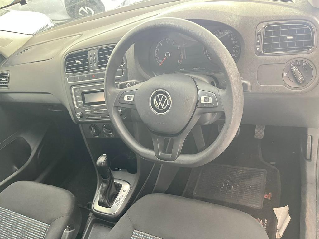 RealHazel_Carz's tweet photo. 2023 Volkswagen Polo vivo 1.6 DSG Comfortline 

Mileage:47 000km
Transmission:Automatic 
Color:White 
Fuel:Petrol 
Body Type:Hatchback 
Extras:Cloth upholstery 

Cash Price R195 000

Installment Est R3 900pm

Call or WhatsApp 0832857555 https://t.co/HpM9oGxNXx