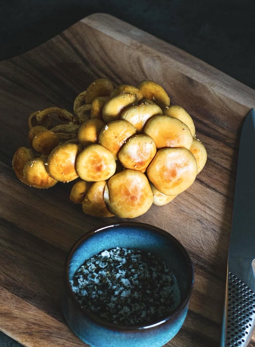 Still life with mushrooms. 

#ForestNameko #exoticmushrooms #exotic #mushrooms #organic #Irish #local #Garryhinch #lionsmane #shiitakes #GarryhinchMushrooms #ExoticMushroom #organicfood #GoOrganic #GoExotic #GoIrish #Umami #FarmToFork #EatWell