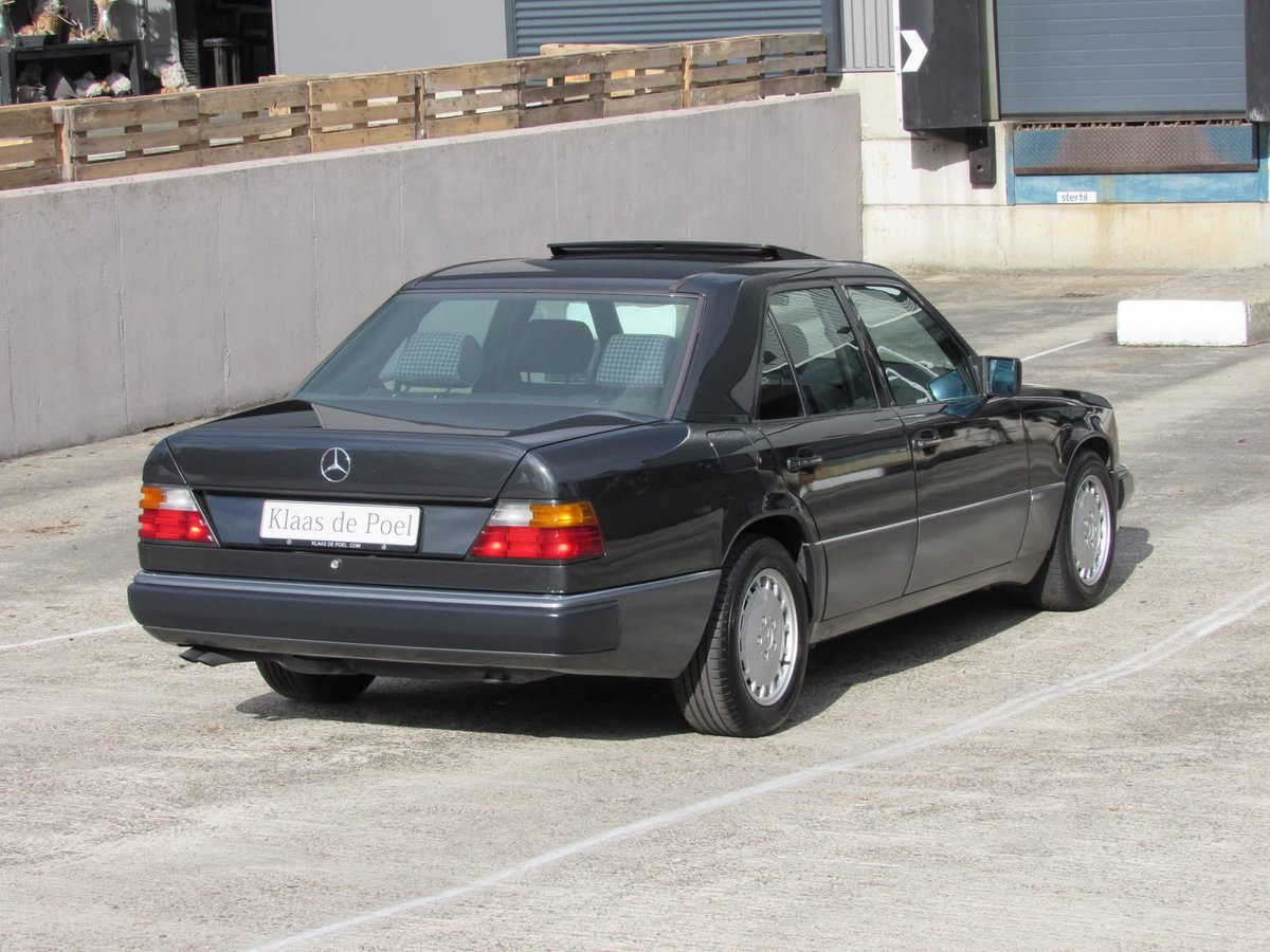 KlaasdePoelcom's tweet photo. W124 - 300E-24 Sportline met sportkaro 🥰😎 https://t.co/cyd0vsXgGh binnenkort op de site met 100 foto’s https://t.co/7voJVDueSa