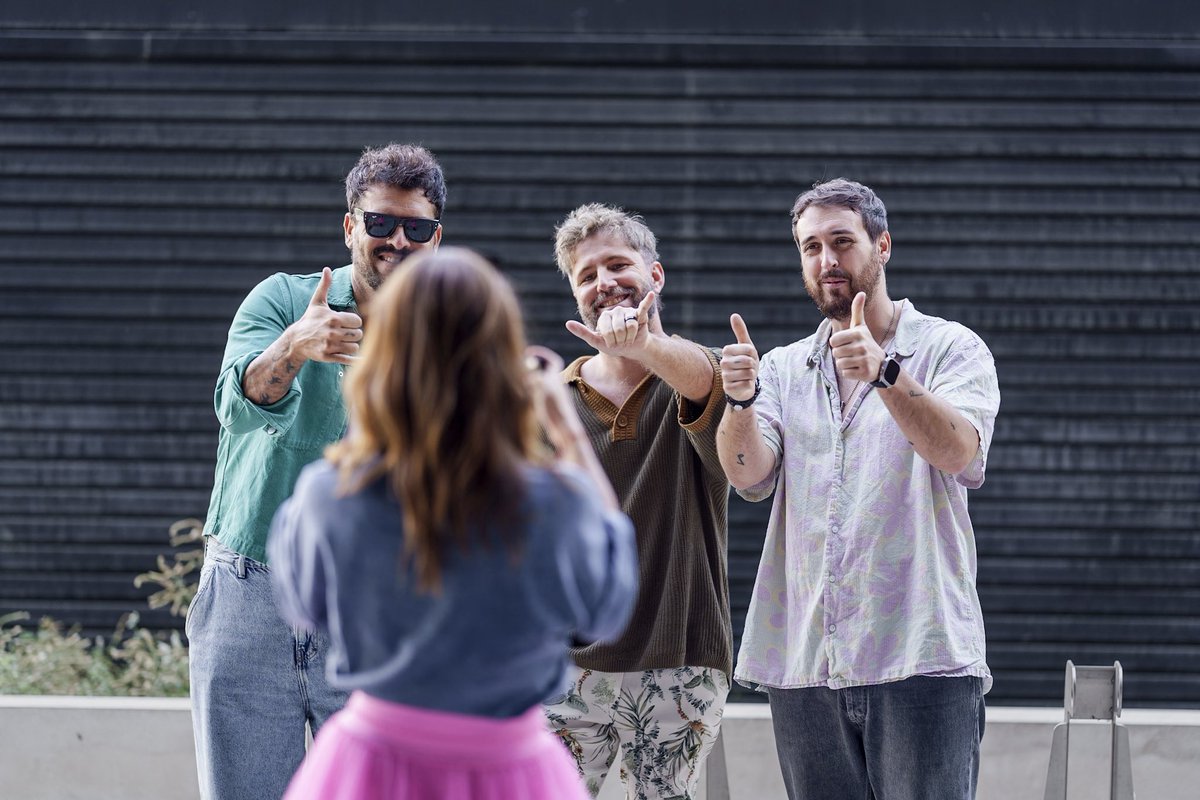 revista_feten's tweet image. En #FETÉNDiciembre, nuestra sección #LiveTheMusic trae una entrevista exclusiva de @LauraFerrerTV con @bombaioficial 
Una charla cercana, divertida y muy FETÉN.
📸 Fotos: Ricardo Arranz
Pronto en @RevistaFeten

#RevistaFETÉN #Bombai #LauraFerrer #RicardoArranz #Música l