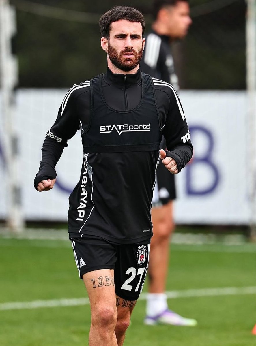 Beşiktaş Başkanı Serdar Adalı, derbi öncesinde teknik direktör Sergen Yalçın ve Rafa Silva'nın arasındaki buzları eritmek için bir yemek düzenlemişti ancak Sergen Yalçın oyuncudan hala pek hazetmiyor. Sergen Yalçın aynı zamanda Demir Ege Tıknaz ve Kartal Kayra Yılmaz'ı da çok