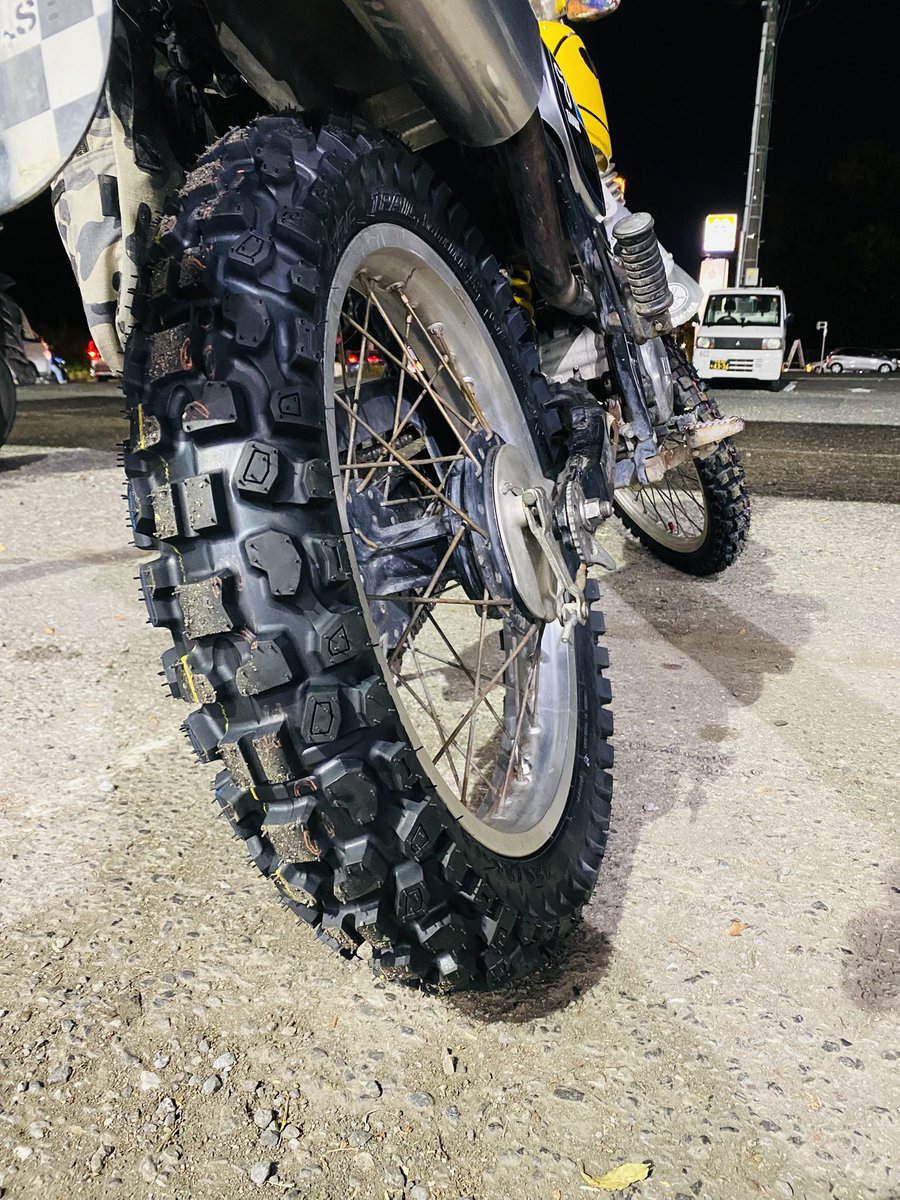 shingoneDX's tweet photo. 新品タイヤは帰り道気をつけてね #GP610 #IRC https://t.co/wp1IlPyBzR