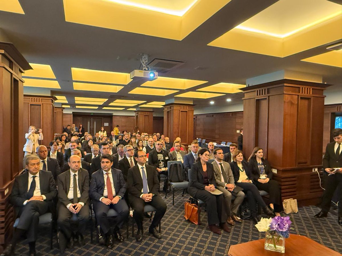 AzEmbBulgaria's tweet image. A Bulgaria-Azerbaijan business forum was held in Sofia as part of the 7th meeting of the Azerbaijan-Bulgaria Intergovernmental Commission on Economic Cooperation on 30 October in Sofia.

The event was attended by officials from government agencies from both countries, as well as…