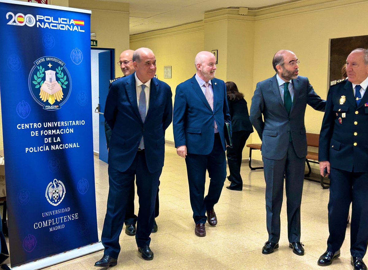 policia's tweet image. Da comienzo el I Congreso Internacional sobre Historia de la @policia 👮🏻‍♂️

organizado por el Centro Universitario de Formación de la Policía Nacional en colaboración con la #UCM y Fundación Policía Española 

🔹4, 5 y 6 de noviembre