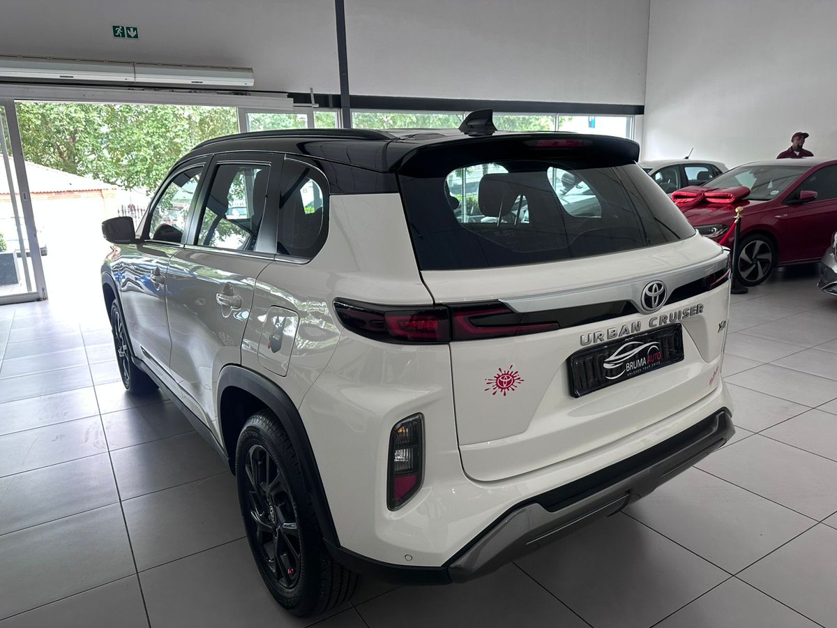 RealHazel_Carz's tweet photo. 2024 Toyota Urban cruiser 1.5 XR

Mileage:35000km
Transmission:Manual 
Fuel:Petrol 
Color:White 
Extras:Cloth upholstery 

Cash Price R290 000

Installment Est R5 900pm

Call or WhatsApp 0832857555 https://t.co/VrON5mcBAe
