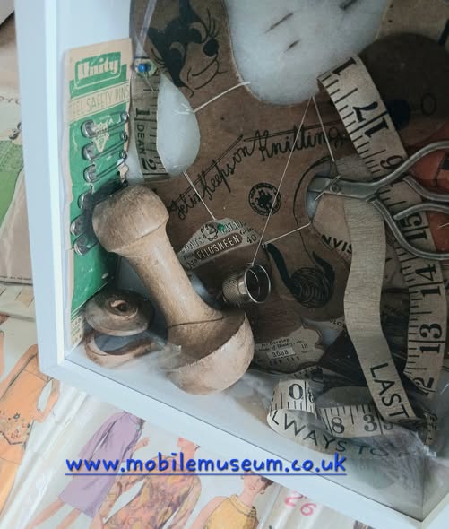 TheMobileMuseum's tweet photo. I made this recently. Using sewing items from my late Grandma's sewing box. The oldest thing is the Felix the cat wool winder from the 1920s which belonged to my Great Grandma. I'm really pleased with it. It's a popular item on my display.
https://t.co/AMLFDfy8jz
#vintage #sewing https://t.co/rs5SN9FFM3