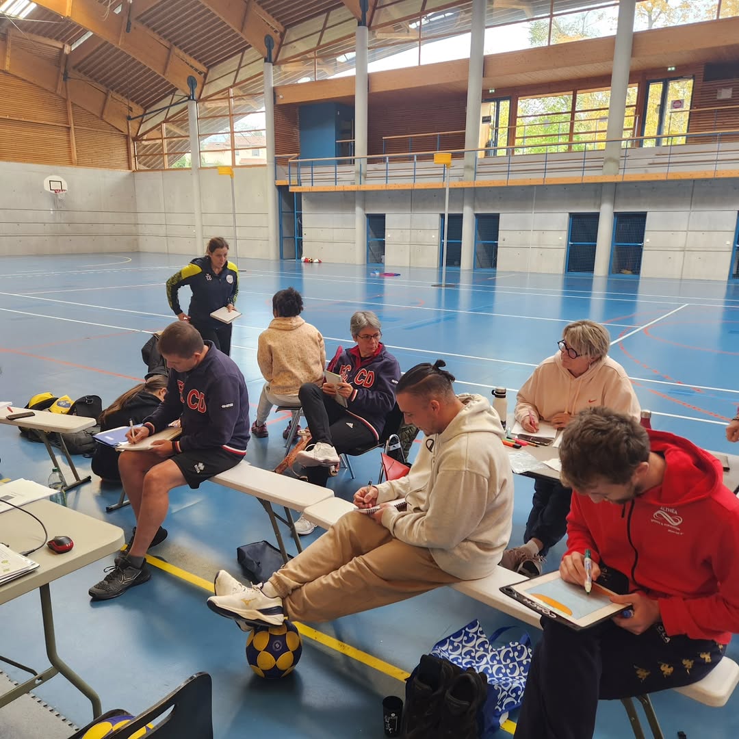 korfball's tweet photo. Congratulations to all the #korfball coaches who participated in the most recent IKF Coach Course Level I & II in France 🇫🇷, led by IKF instructor Kevin Robson in cooperation with @KorfbalFrance. Next step: a level III course! 🎓 #KorfballDevelopment @ikfeurope #korfbal https://t.co/9VMJvHSfHn