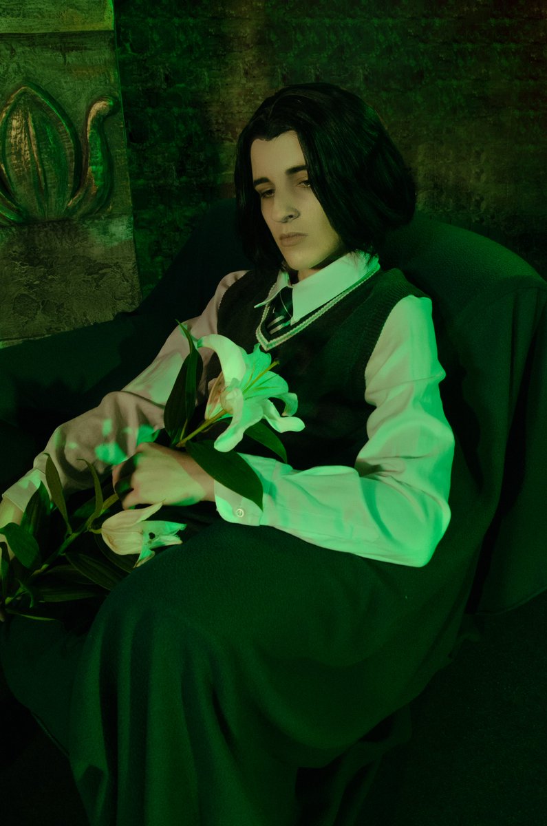 Reyn_Di's tweet photo. My cosplay Severus Snape student 💚🐍

#severussnape #HarryPotter #cosplay #slytherin https://t.co/uuHkedlX7D