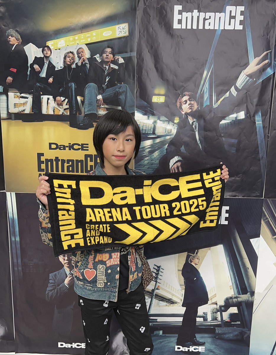 SS_sei5588's tweet photo. 今年も博多駅前にて🎅クリスマスLIVE🎄
決定〜🎤‼️‼️
#蔵重兄弟
#shoseiアンドshunsei
Da-iCEのAREANA TOURにも行ってきたよ✨✨✨✨✨
#アリーナツアー
#ダイス
歌います♬👬♬来てね〜😆🙌🎶
#男子
#アイドル
#SHOWROOM
#しょうせいの部屋
https://t.co/z7yI7XNBCe
本日、18:30〜🌈
配信の予定です🐉 https://t.co/znC4kxCOM8
