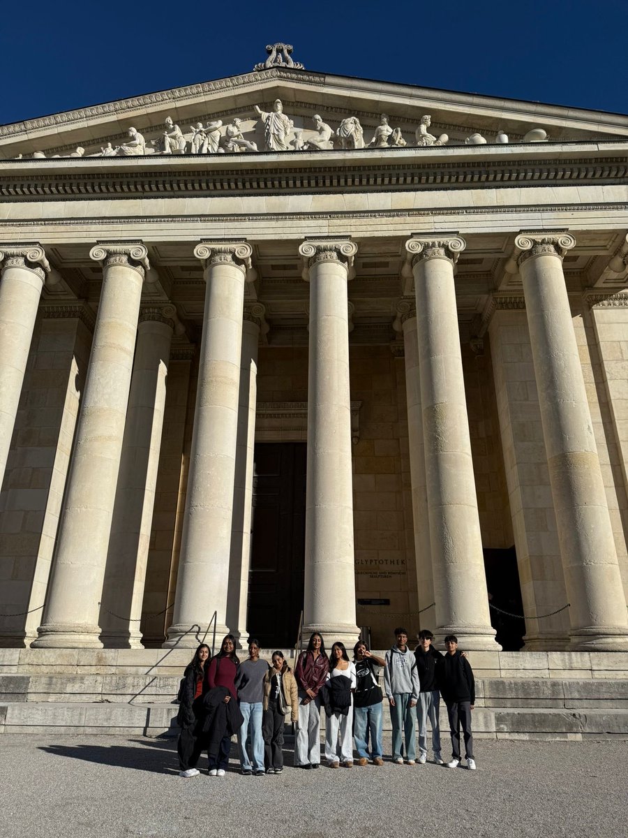 UcgsHistory's tweet photo. And here are the other groups visiting the art and ancient history museums! https://t.co/p0x8gxtHJA