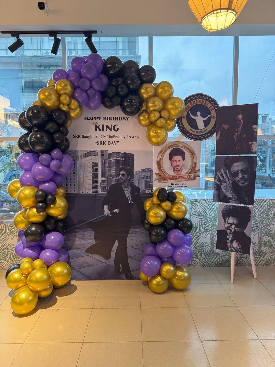 SRKCHENNAIFC's tweet photo. Pics-2: SRK fans from #SRKBangladeshCFC celebrating King 👑 Khan’s birthday in a grand way by organising a party, Cutting cake and playing  #KingTitleReveal on big screens.

#HappyBirthdaySRK #SRKDay #ShahRukhKhan @iamsrk https://t.co/cEC5ypsx9R