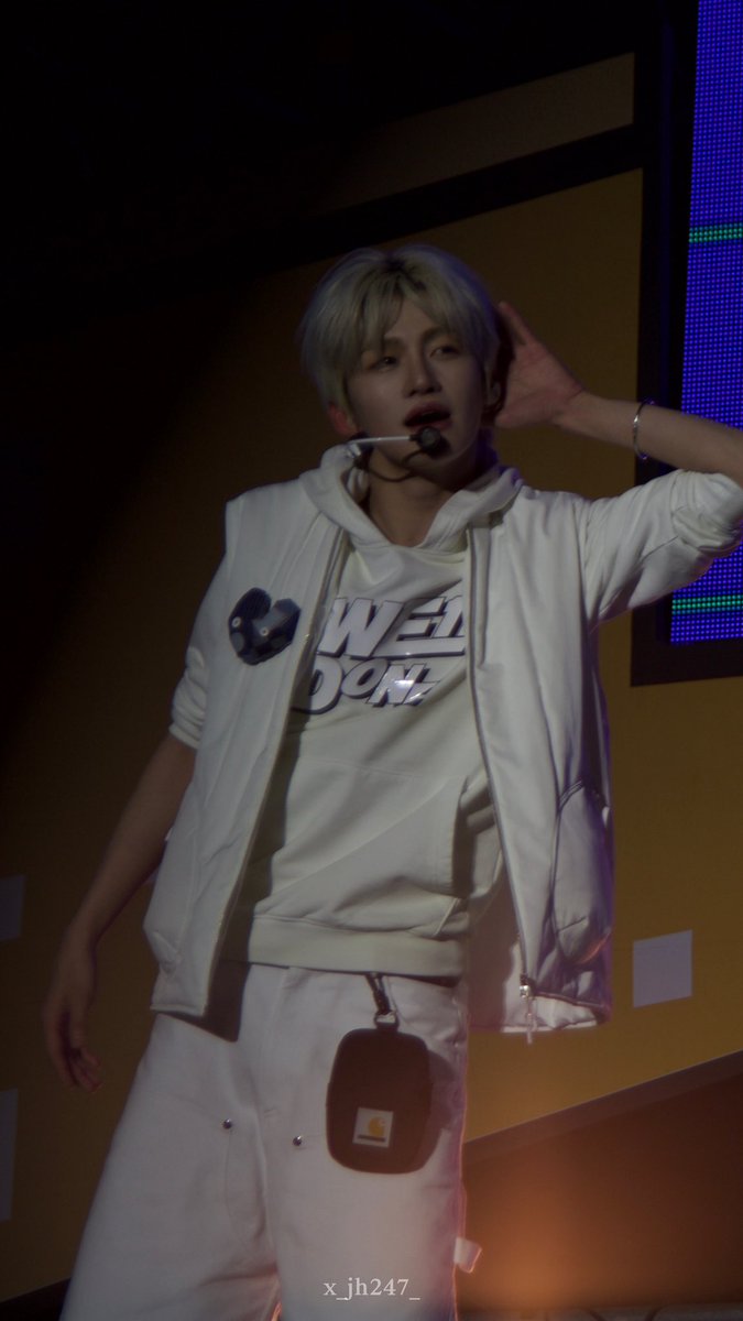 251102 투어스 컬뮤페
 
 심쿵이 달고있는 멋쟁이 . . ♡

#TWS #투어스 #지훈 #JIHOON #ジフン